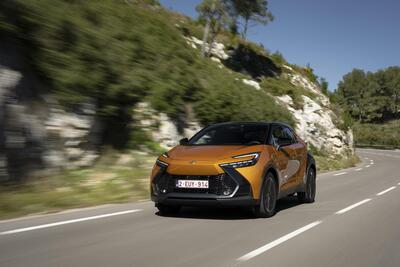 Toyota C-HR Full Hybrid: fino a 6.500 euro di bonus e rate da 199 euro al mese, la promo in dettaglio
