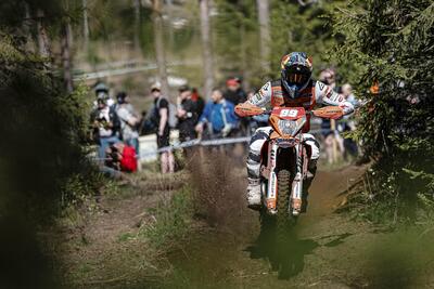 EnduroGP26 #5 Finlandia D1. Verona-Garcia, KTM, scontro avvicinato [VIDEO]