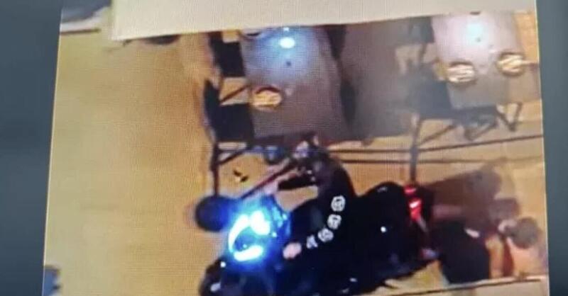 Bari: moto tra i tavoli dei ristoranti, nuovo caso di malamovida all&rsquo;Umbertino