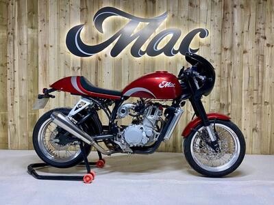 Il ritorno della pura essenza britannica di Mac Motorcycles e il fascino del monocilindrico