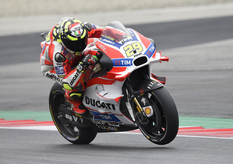 MotoGP 2016. GP d&#039;Austria. Iannone, Rossi e Dovizioso in prima fila