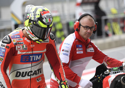 MotoGP. Miglior tempo per Iannone nel Warm Up