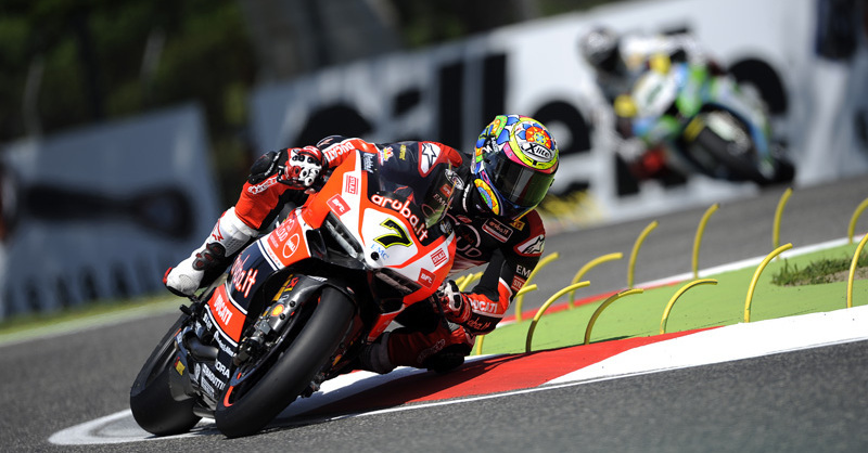 SBK 2015 Imola. Davies e Giugliano in testa alle prime cronometrate