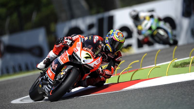 SBK 2015 Imola. Davies e Giugliano in testa alle prime cronometrate