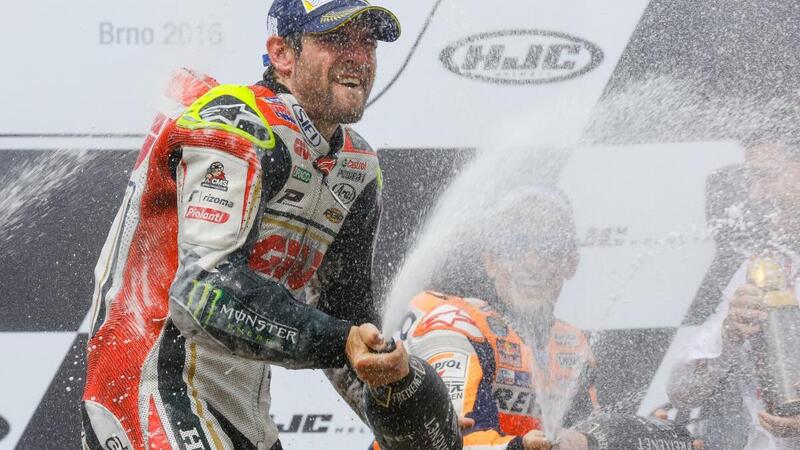 MotoGP. Crutchlow vince il GP di Brno davanti a Rossi