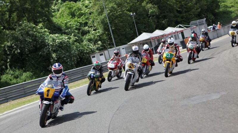 La &quot;Parata dei Campioni&quot; all&#039;ASI Moto Show di Varano