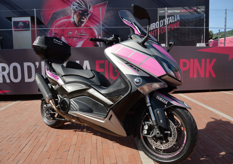 Yamaha TMAX: maxiscooter del Giro d&#039;Italia 2015