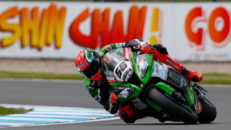 SBK 2015 Donington. Sykes chiude in testa le cronometrate