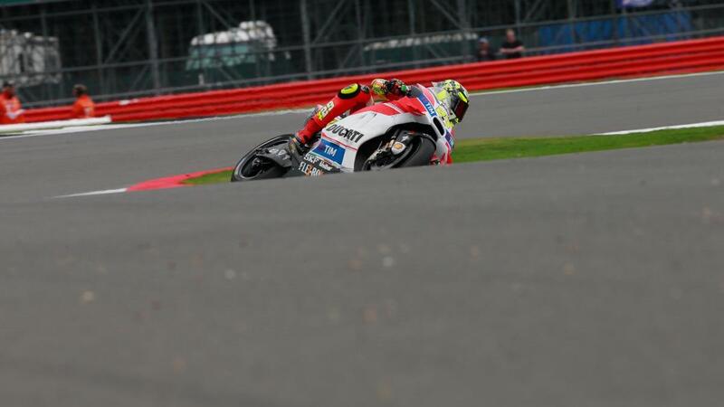 MotoGP. Iannone segna il miglior tempo nelle FP2 a Silverstone