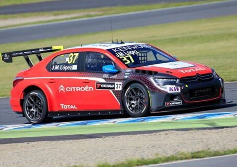 WTCC 2016, qualifiche Giappone: pole per L&oacute;pez