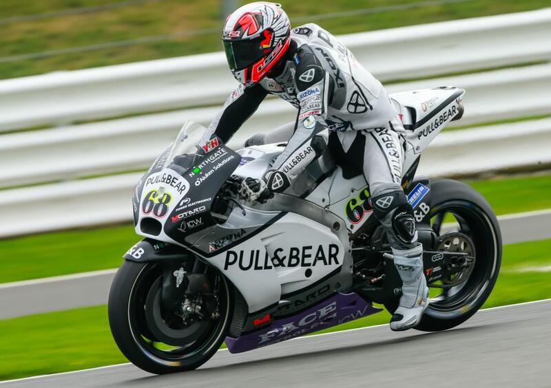 MotoGP 2016. Hernandez &egrave; il pi&ugrave; veloce nel warm up a Silverstone 