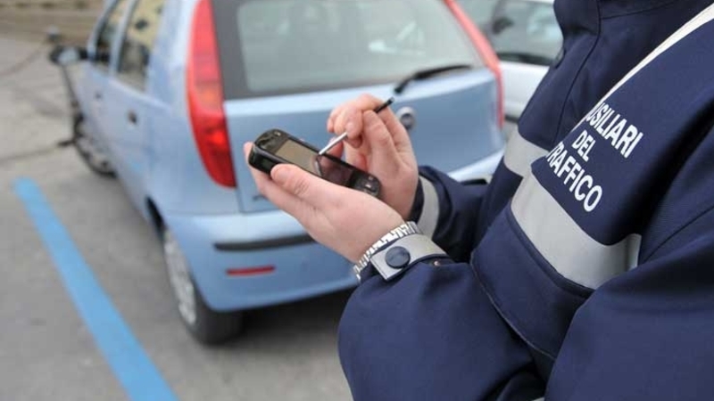 Legittima la multa per sosta con ticket scaduto
