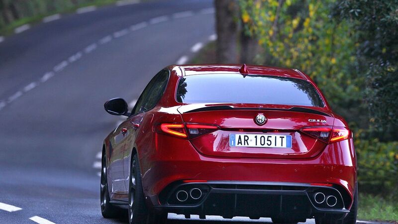 Alfa Romeo Giulia Quadrifoglio: con l&#039;automatico nuovo record al Ring