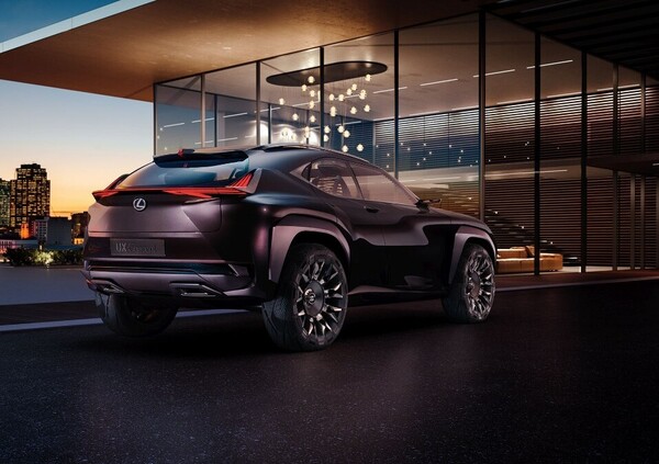  Lexus UX concept: al Salone di Parigi con un SUV compatto