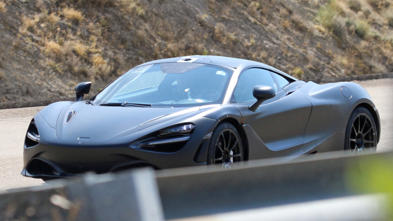 Nuova McLaren P14: l&#039;erede della 650S spiata in Spagna