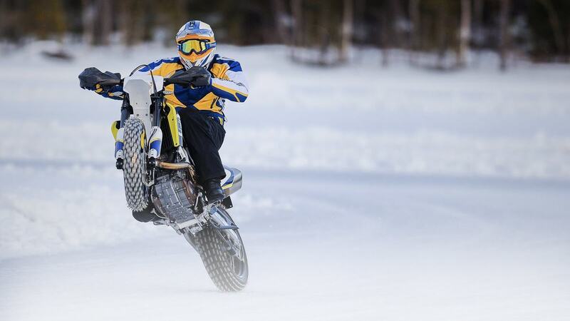 Husqvarna: un video e un concorso per vincere Ice Riding Experience