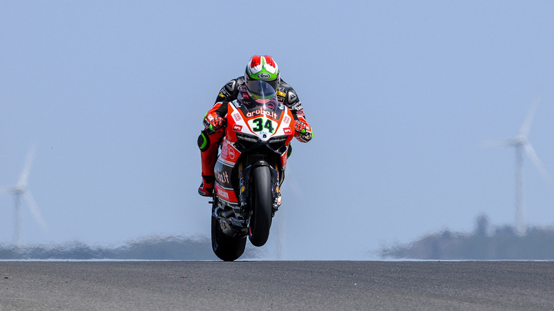 SBK 2015, Portimao. Giugliano &egrave; primo nelle cronometrate