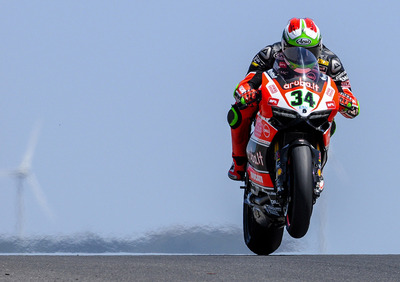 SBK 2015, Portimao. Giugliano è primo nelle cronometrate