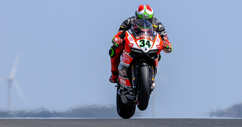 SBK 2015, Portimao. Giugliano &egrave; primo nelle cronometrate