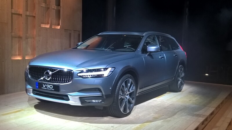 Nuova Volvo V90 Cross Country 2017: scopri tutti i dettagli LIVE!