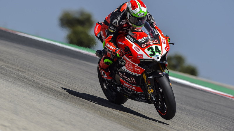 SBK 2015, Portimao. Giugliano si aggiudica la Superpole