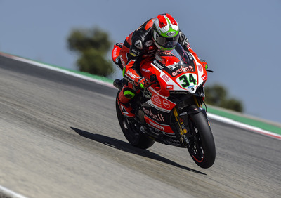 SBK 2015, Portimao. Giugliano si aggiudica la Superpole