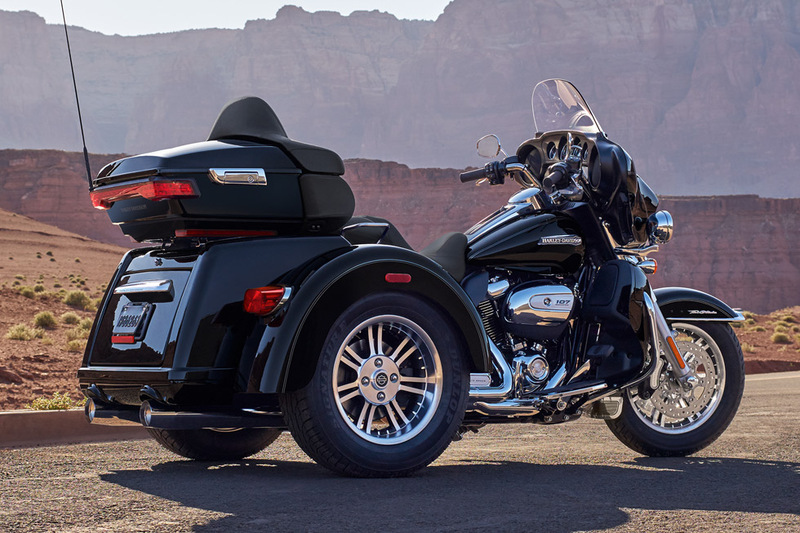 Harley-Davidson Trike 107 Tri Glide Ultra (2016) - FLHTCUTG