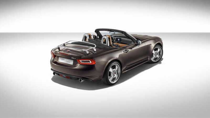 Fiat 124 Spider America: a Parigi arriva un omaggio al passato