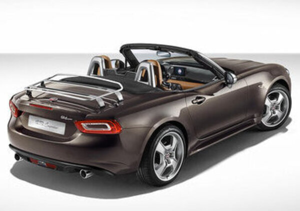 Fiat 124 Spider America: a Parigi arriva un omaggio al passato