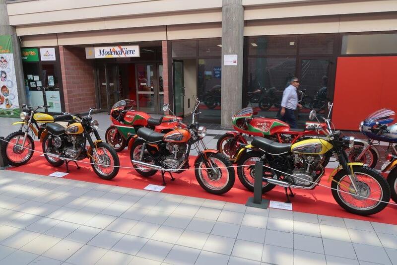 Modena Motor Gallery. Moto, auto e tanto pubblico