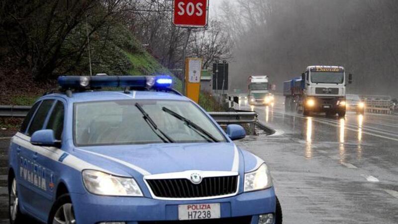 Fuga dalla Polizia a 180 km/h, perde 78 punti della patente