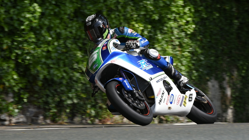 Tourist Trophy 2015, Lightweight: vince Lintin, Paton sul podio!