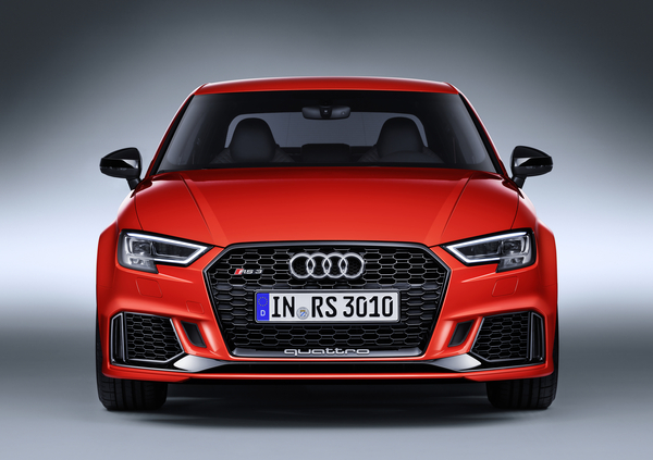 Audi RS3 Sedan, esordio al Salone di Parigi 2016