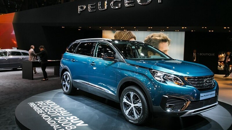 Nuova Peugeot 5008 al Salone di Parigi 2016 [Video]