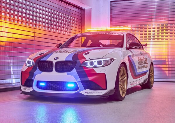 BMW M2: la Safety Car della Moto Gp al Salone di Parigi 2016 [Video]