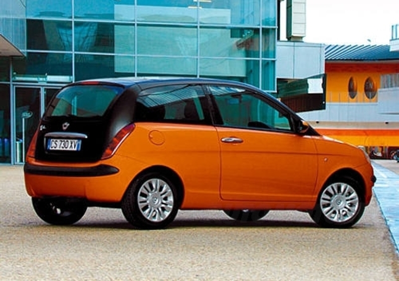 Lancia Ypsilon Momo