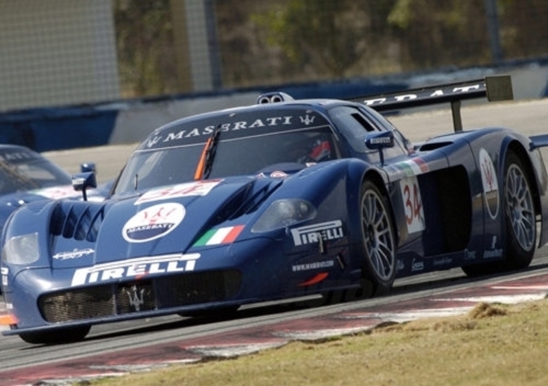 Maserati MC-12 si laurea campione del mondo FIA GT1 2005