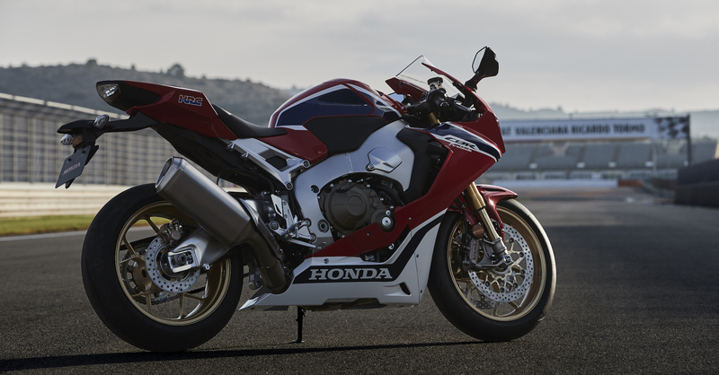 Honda CBR1000RR Fireblade SP e Fireblade SP2 2017 ad Intermot 2016: foto e dati