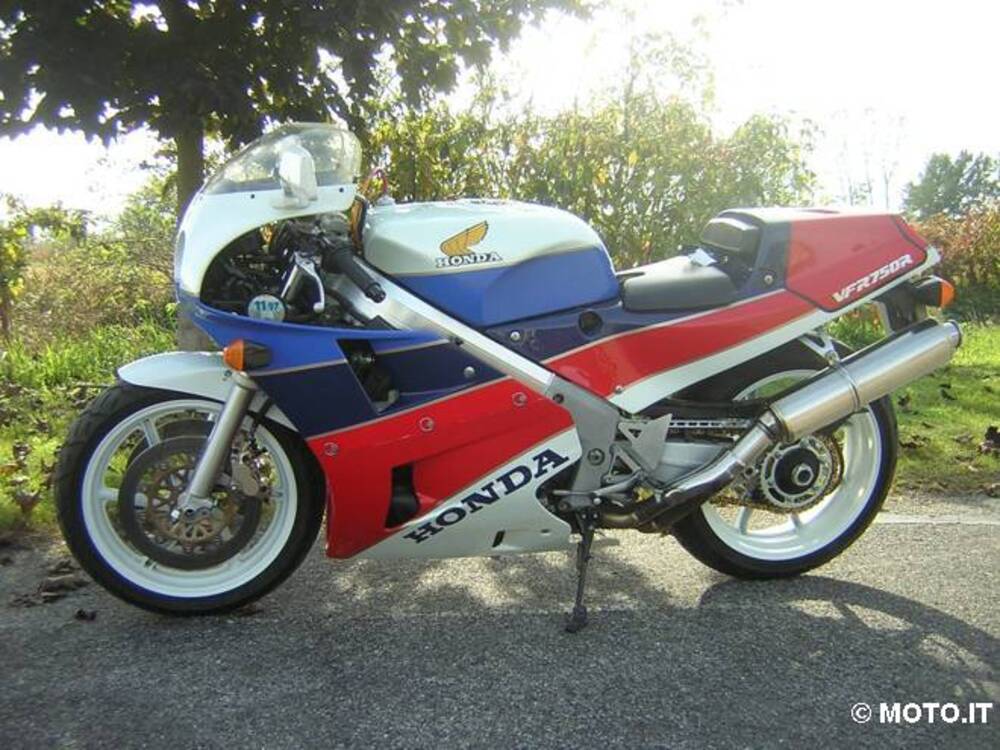 Honda rc 30