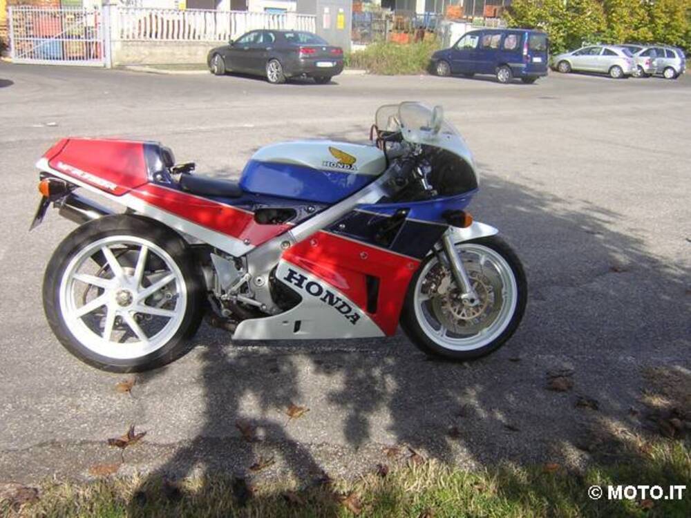 Honda rc 30 (3)