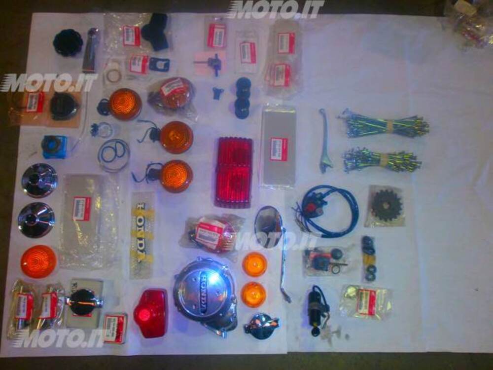 RICAMBI VARI HONDA CBX 1000 E CB 750 FOUR