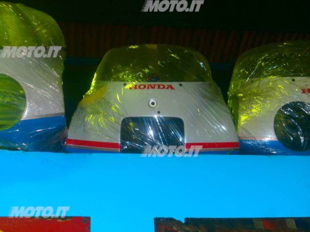 CUPOLINI HONDA RC 30 HONDA VFR 750 RC 30 (2)