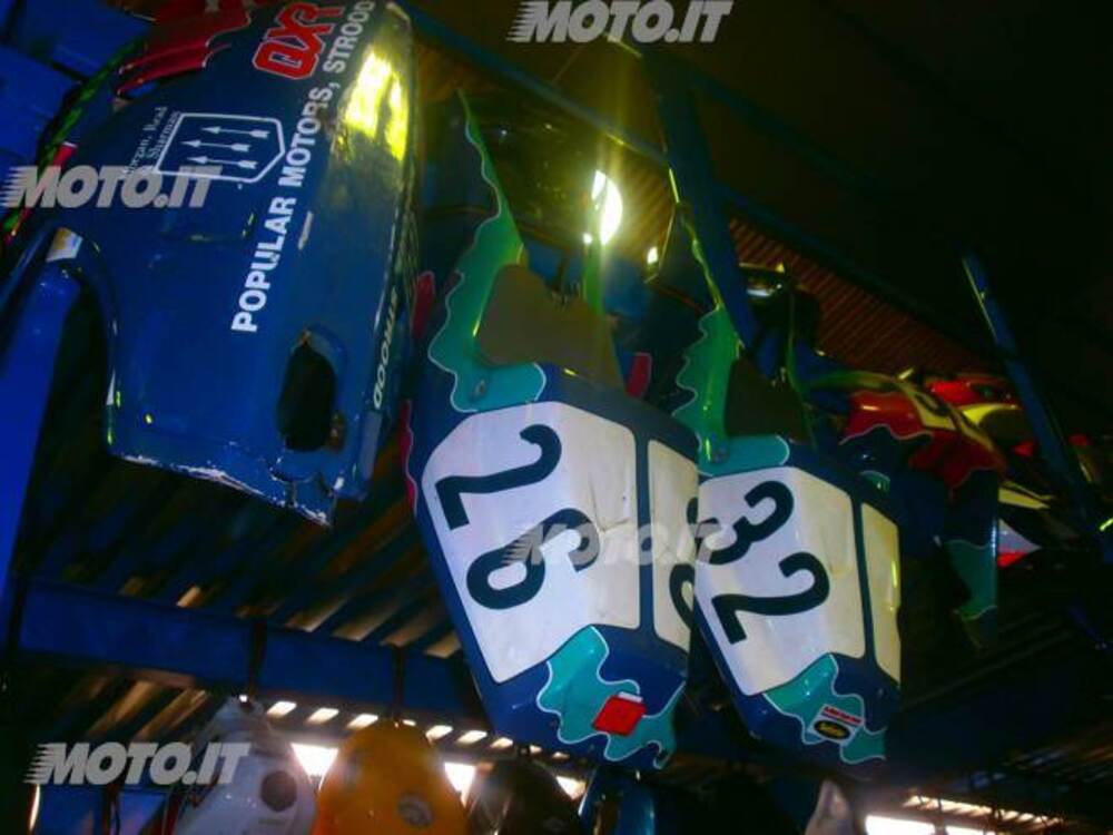 COMPLETO HONDA RC 30 COMPETIZIONE RC 30