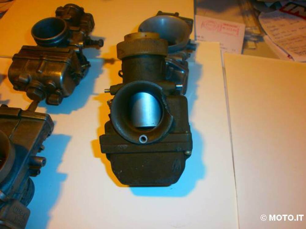 CARBURATORI ANNI FINE 70 PRIMI 80 X MOTO DA CORSA MIKUNI CARBURATORI RACING MIKUNI (3)