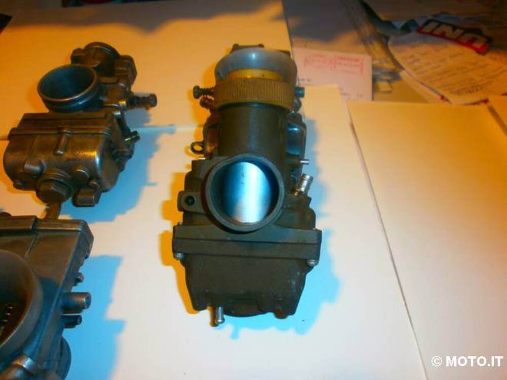 CARBURATORI ANNI FINE 70 PRIMI 80 X MOTO DA CORSA MIKUNI CARBURATORI RACING MIKUNI (4)