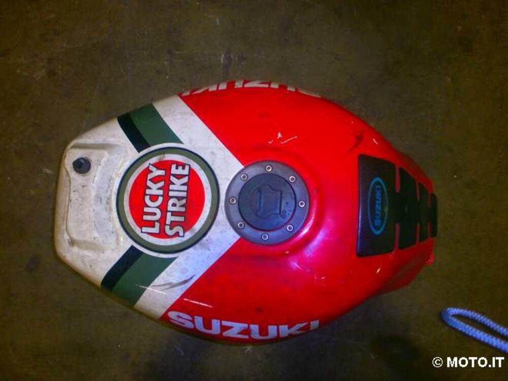 SERBATOIO Suzuki SUZUKY GSX 750 R (2)