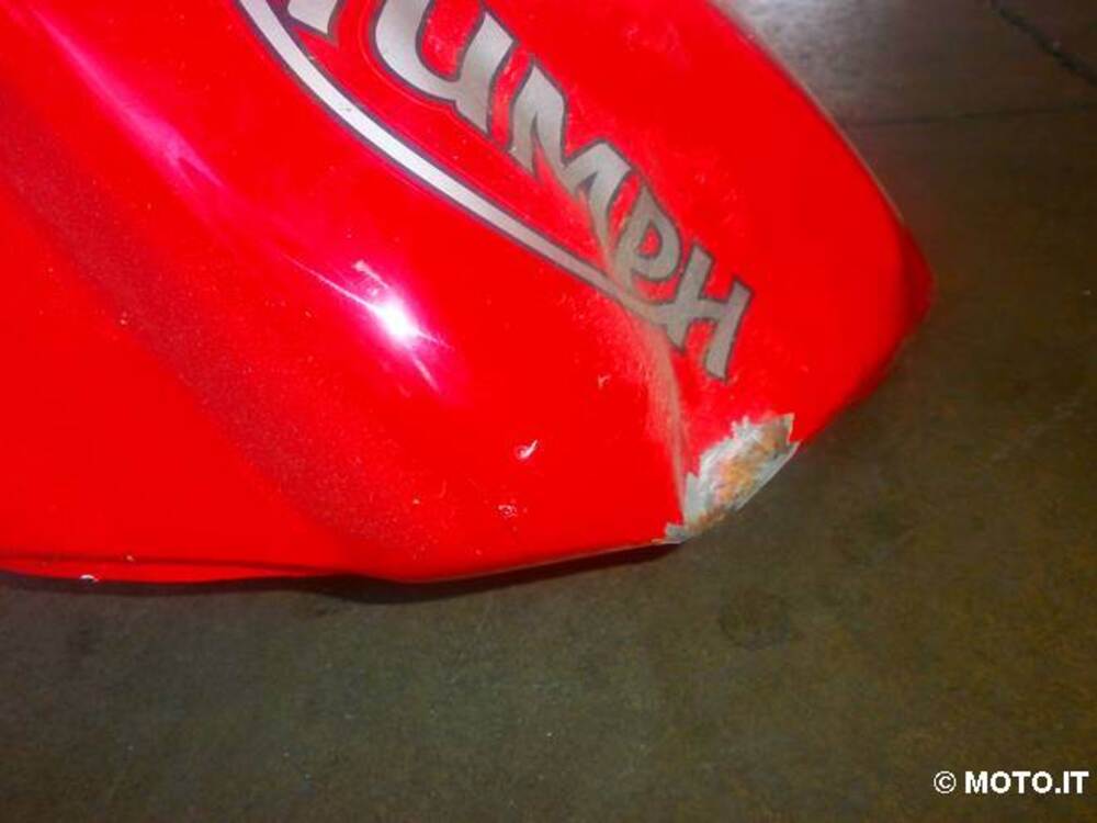 serbatoio triuph daytona 675 Triumph daytona 675 (3)
