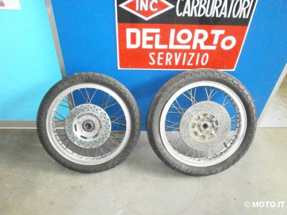 cerchi a raggi Borrani Borrani