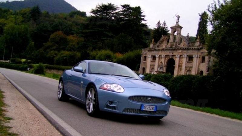 Jaguar XKR