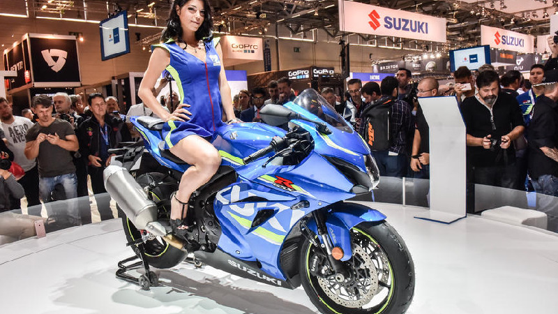 Suzuki GSX-R1000 e GSX-1000R 2017 ad Intermot 2016: foto e dati